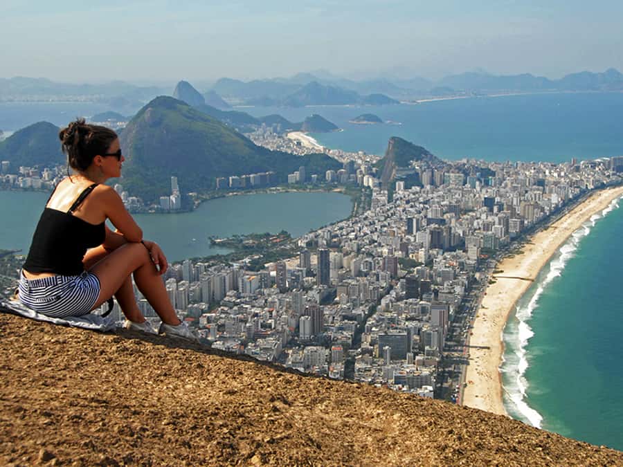 Rio de Janeiro: Vidigal Favela Tour and Two Brothers Hike - Guides, languages, and group style