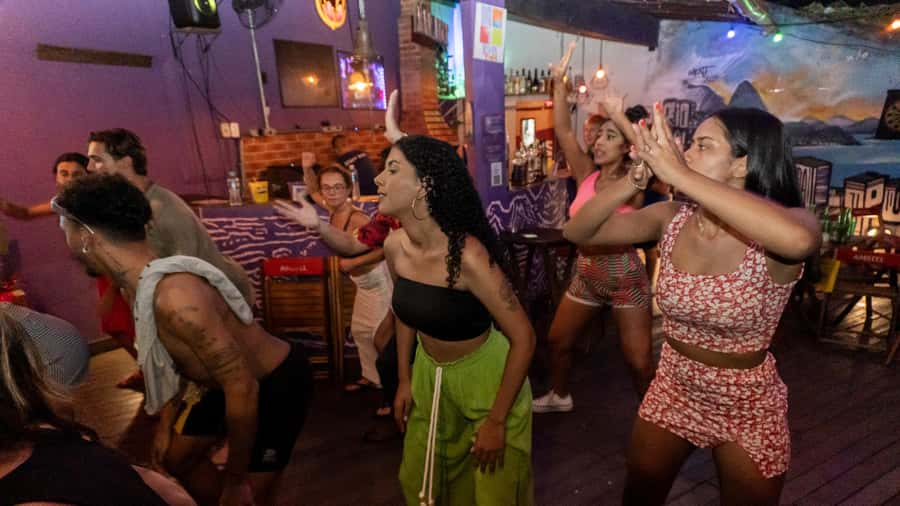 Rio Experience: Caipirinha Workshop (2 Caipis) + Funk Class - Extending the night to Lapa