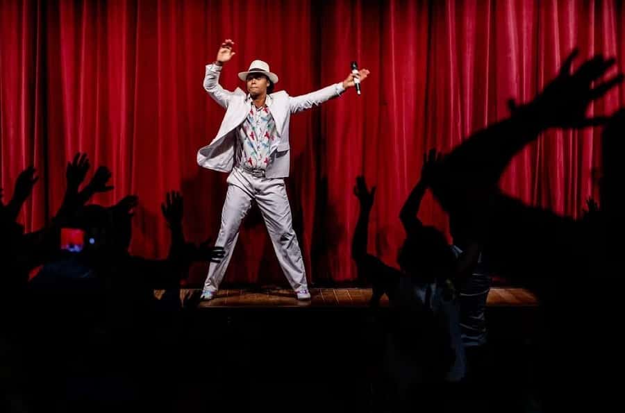 Rio: Ginga Tropical Folkloric Show & Optional Dinner - Booking advice before you pay