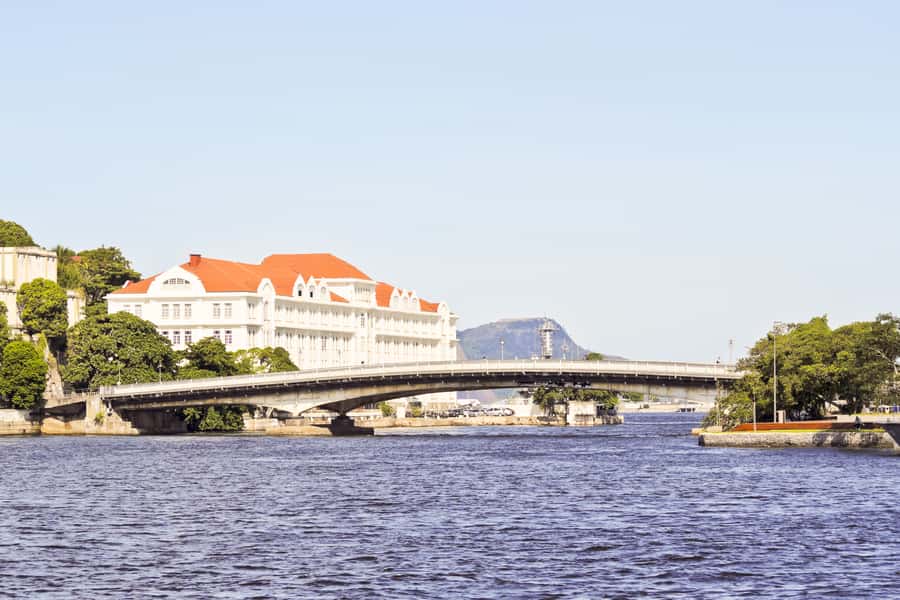 Rio: Guanabara Bay 2-Hour Boat Tour - The Rio-Niterói Bridge and the return to Rio