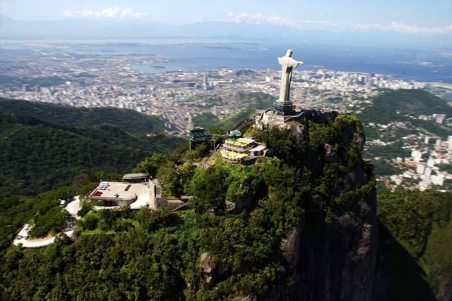 Rio: Maracanã Stadium & Christ the Redeemer by Rack Railway - The rack railway adds more than a transfer