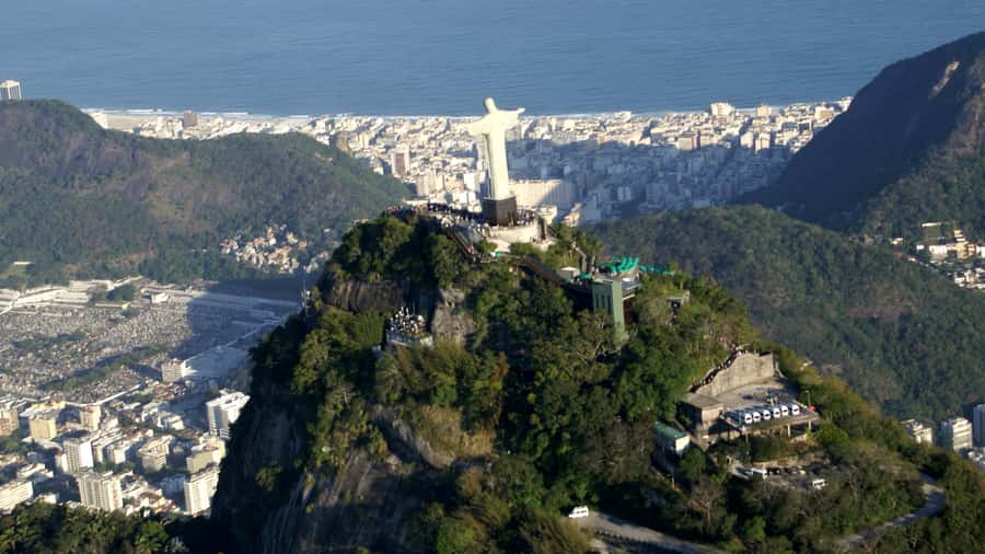 Rio: Maracanã Stadium & Christ the Redeemer by Rack Railway - Language and planning details that matter