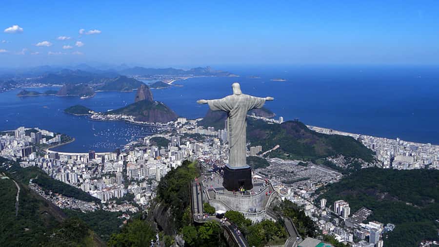 Rio: Maracanã Stadium & Christ the Redeemer by Rack Railway - Maracanã Stadium is a quick outside look