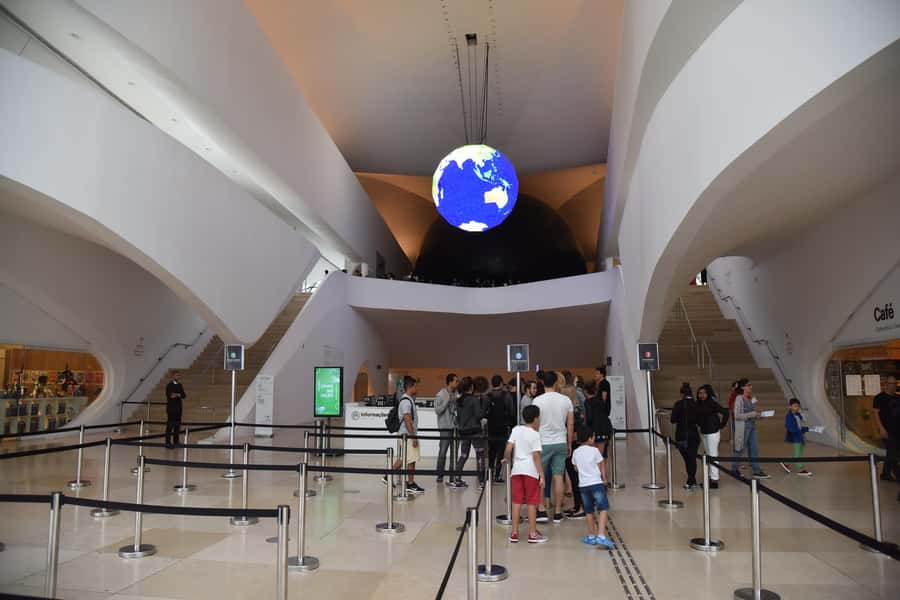 Rio: Olympic Boulevard, AquaRio and Museum of Tomorrow Tour - Who should choose this Olympic Boulevard tour?