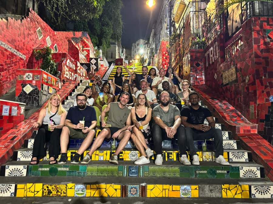 Rio: Pub Crawl in Lapa with Cachaça Tasting and Live Samba - Cachaça First, Caipirinha Later