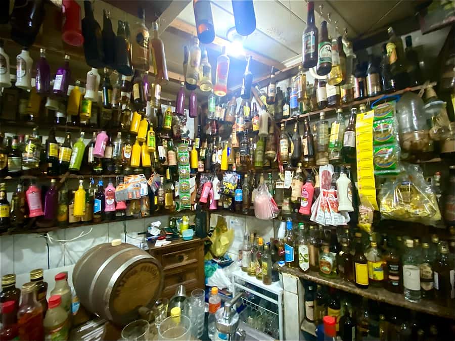 Rio: Pub Crawl in Lapa with Cachaça Tasting and Live Samba - The Final Club: Brazilian Funk, Pop, and Reggaeton