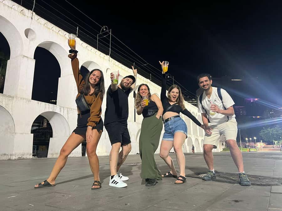 Rio: Pub Crawl in Lapa with Cachaça Tasting and Live Samba - How the Guides Shape the Night
