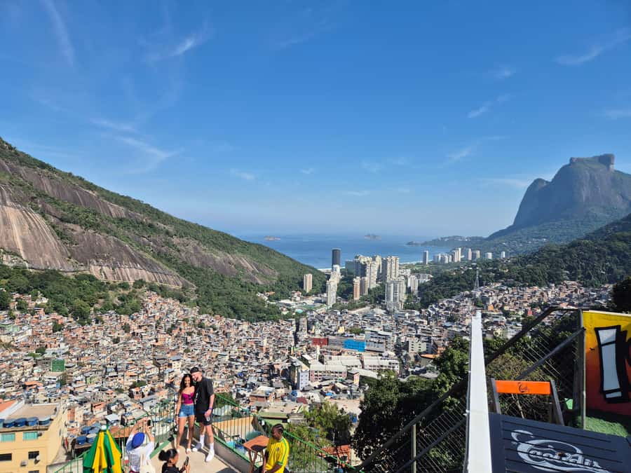 Rocinha Jeep Tour: A Journey into the Soul of the Favela! - Novo Visual Restaurante gives you 40 minutes to pause