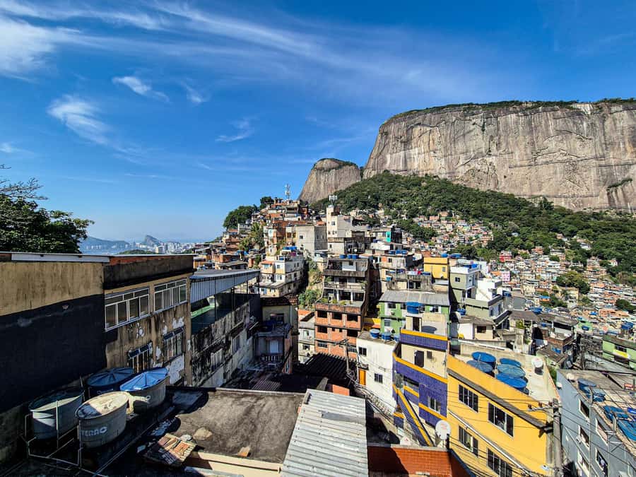 Rocinha Jeep Tour: A Journey into the Soul of the Favela! - The lecture adds needed context