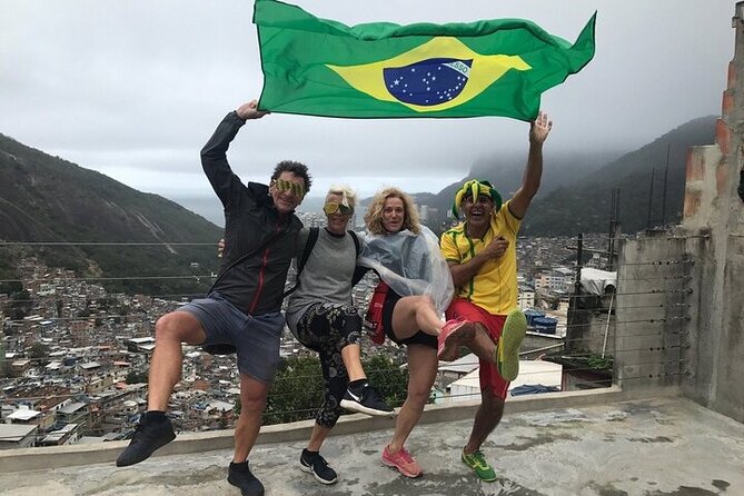 Rocinha Walking Tour: Get a Feel for the Brazil's Largest Favela (Shared Group) - Meeting graffiti artist Wark through his studio