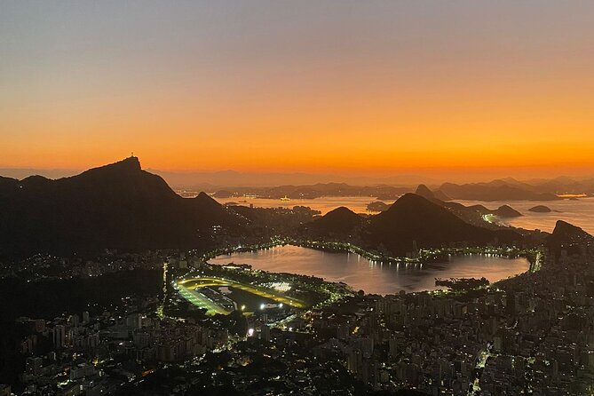 Sunrise at Morro 2 Irmãos - Vidigal - Rio de Janeiro - The summit: Rio in first light