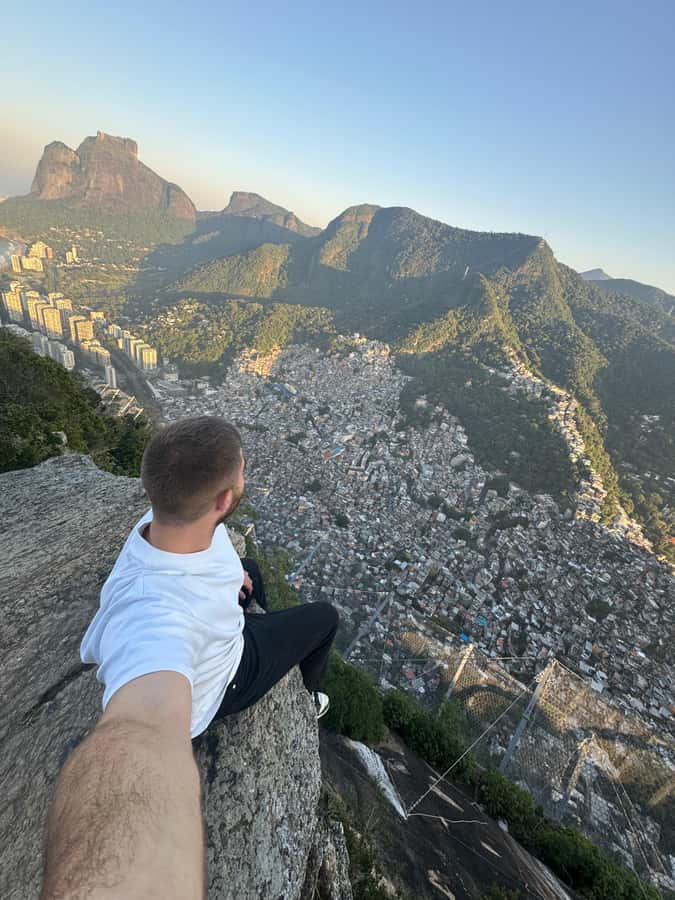 Sunrise at Morro Dois Irmãos + Vidigal Favela Experience - Who should book this experience
