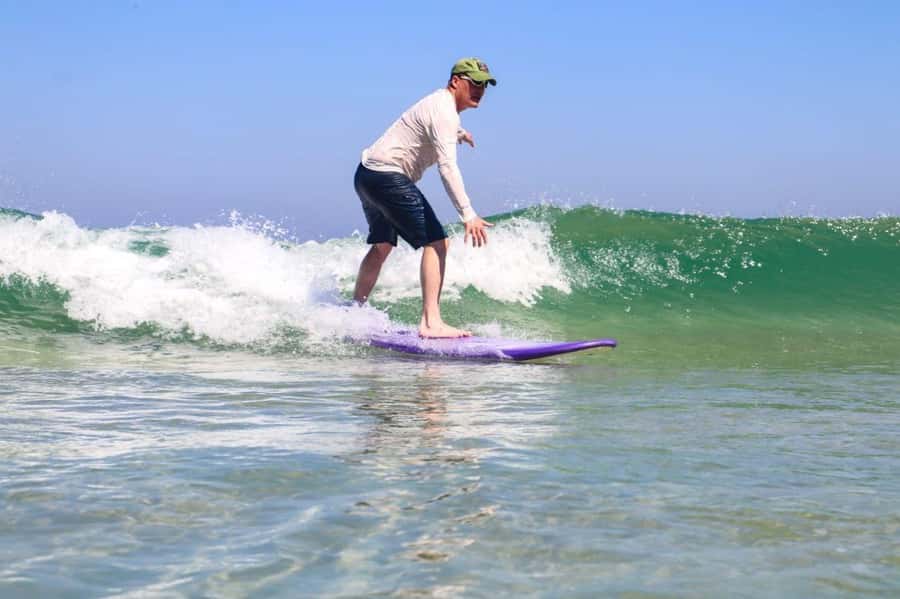Surf lessons: in Arpoador in Ipanema. - Moving into the waves