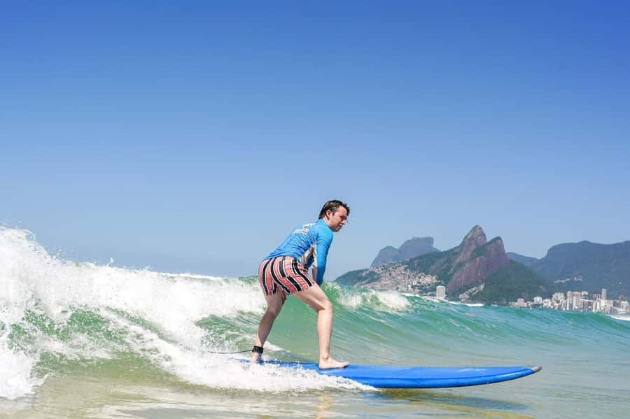 Surf lessons with local instructors in Copacabana/ipanema! - Group class or private lesson