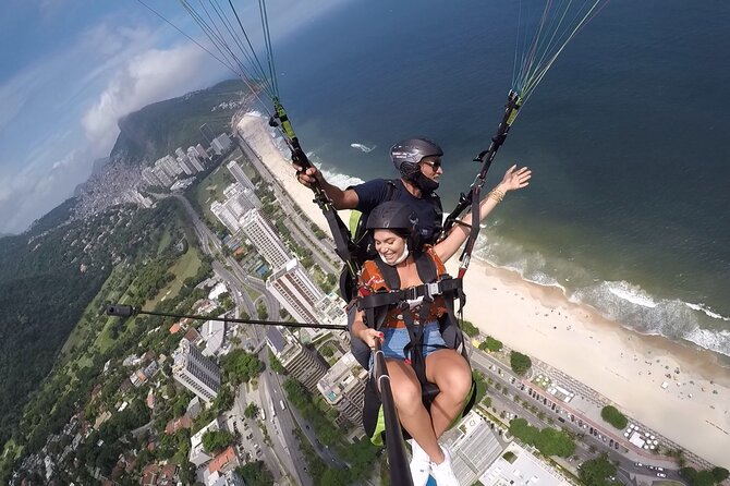 Tandemflyrio paragliding, Rio de Janeiro - Taking off from Pedra Bonita above São Conrado
