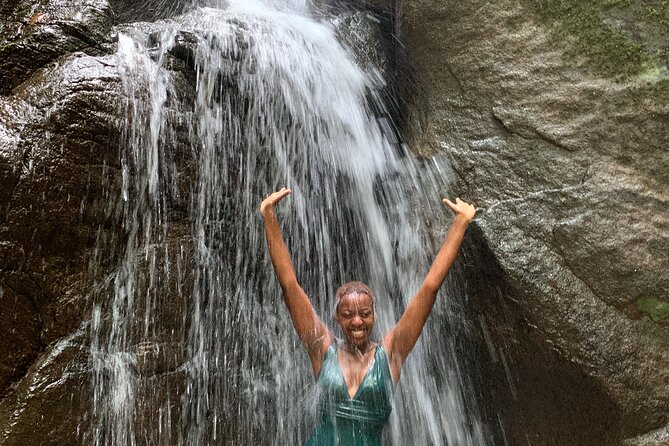 Tijuca Forest Hike - Waterfalls & Caves, Nature & Wild Life! - Taunay Waterfall makes a strong opening