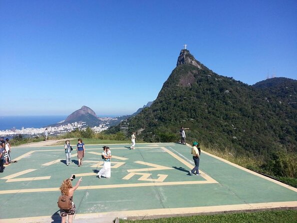 Tour to Mirante Dona Marta at sunrise with guide and photos! - Key points at a glance