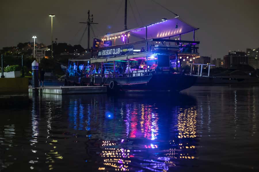 Unforgettable Boat Party - Who will enjoy this Rio night most
